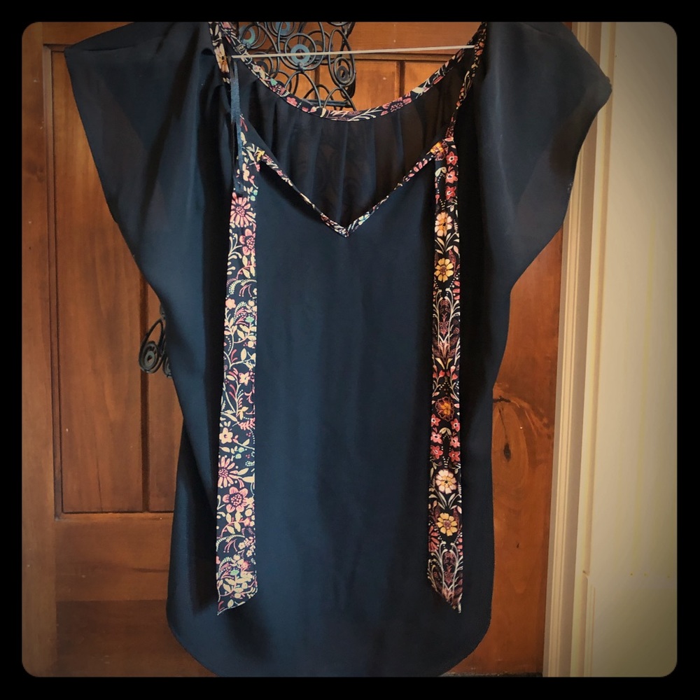 Lauren Conrad Size small top